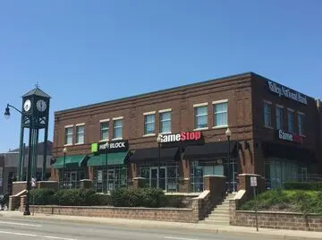 A building with several different types of storefronts.
